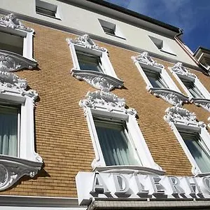 Alojamento de Acomodação e Pequeno-almoço Adlerhof